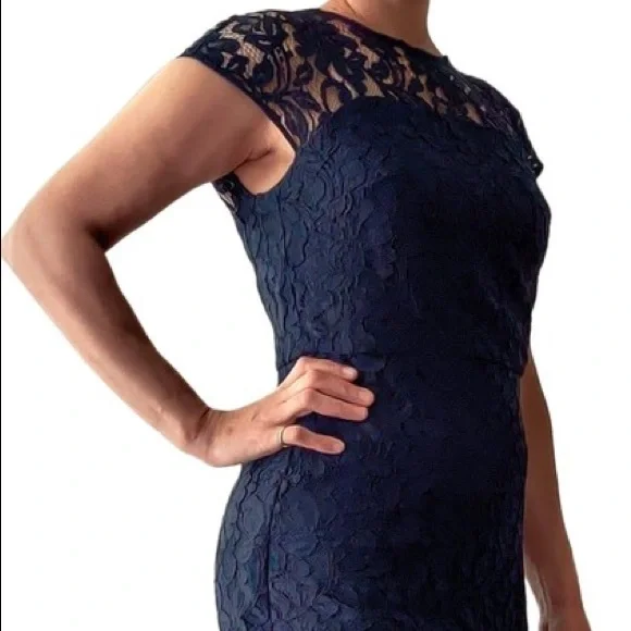 Banana Republic S/280665-00 Navy Lace Midi Dress Banana Republic S/280665-00 Navy Lace Midi Dress